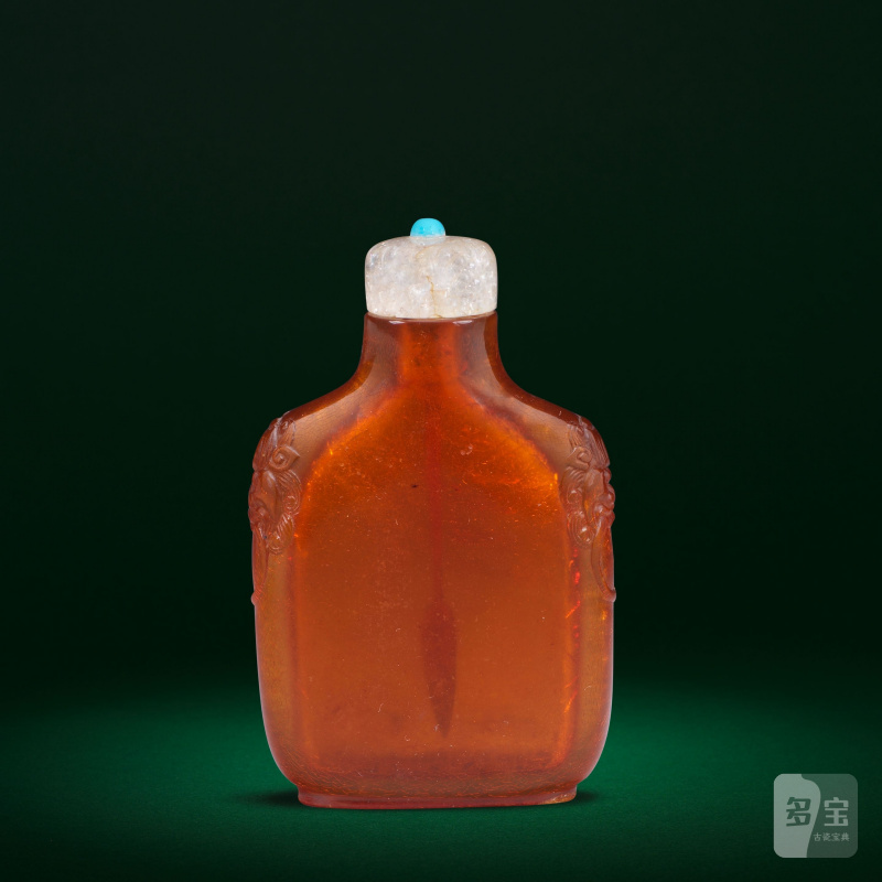 十八/十九世紀 琥珀鋪首耳鼻烟壺 | AN AMBER 'RING HANDLES' SNUFF BOTTLE